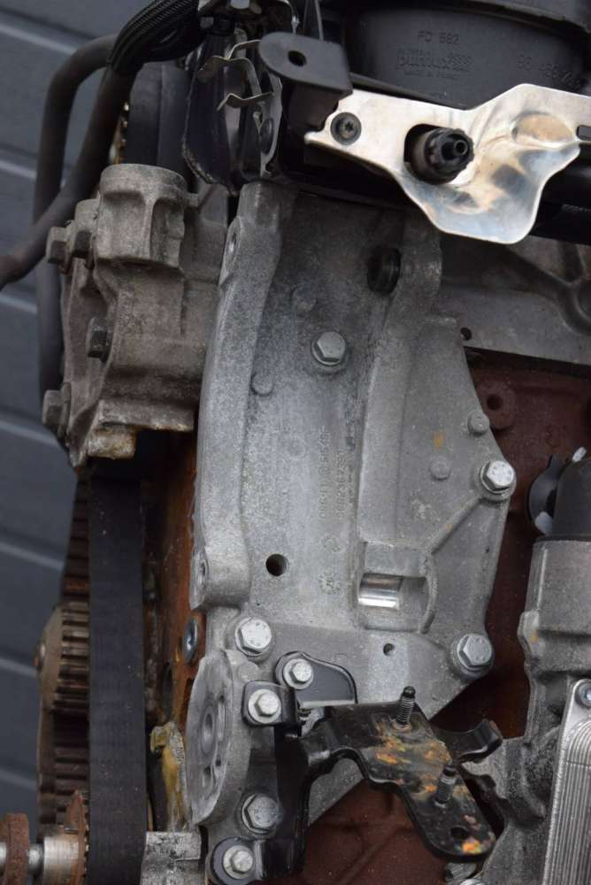 Кронштейн генератора к Volvo V50 2008