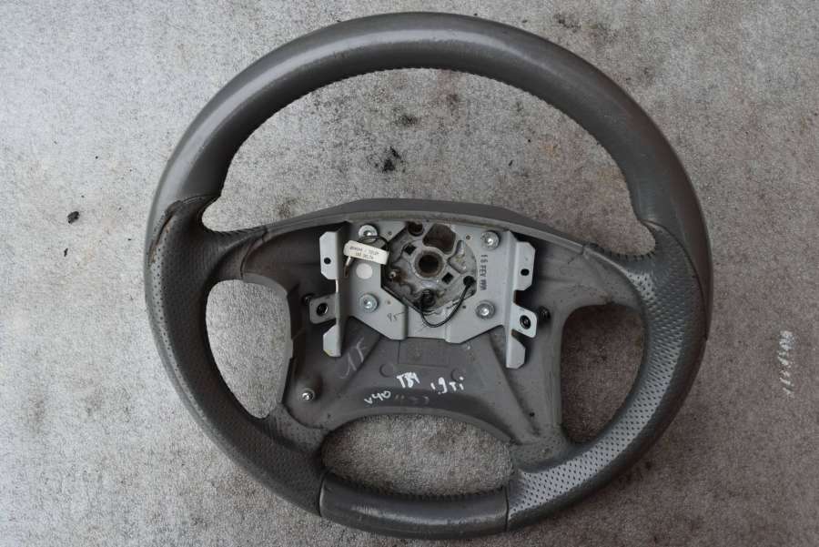 Руль к Volvo V40 1998