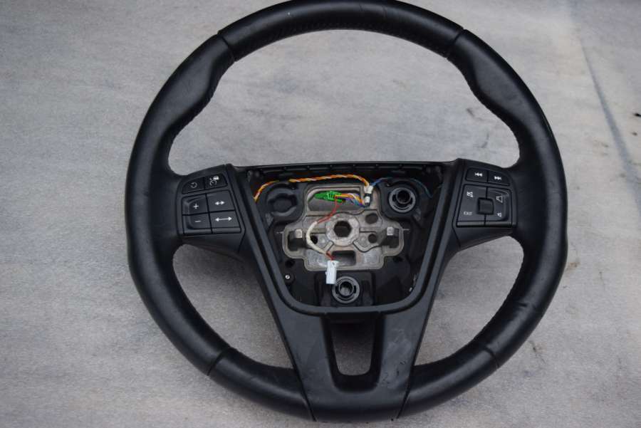 Руль к Volvo V60 2012