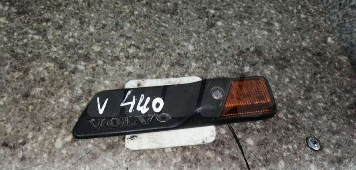 Повторитель передний левый к Volvo 460 1993