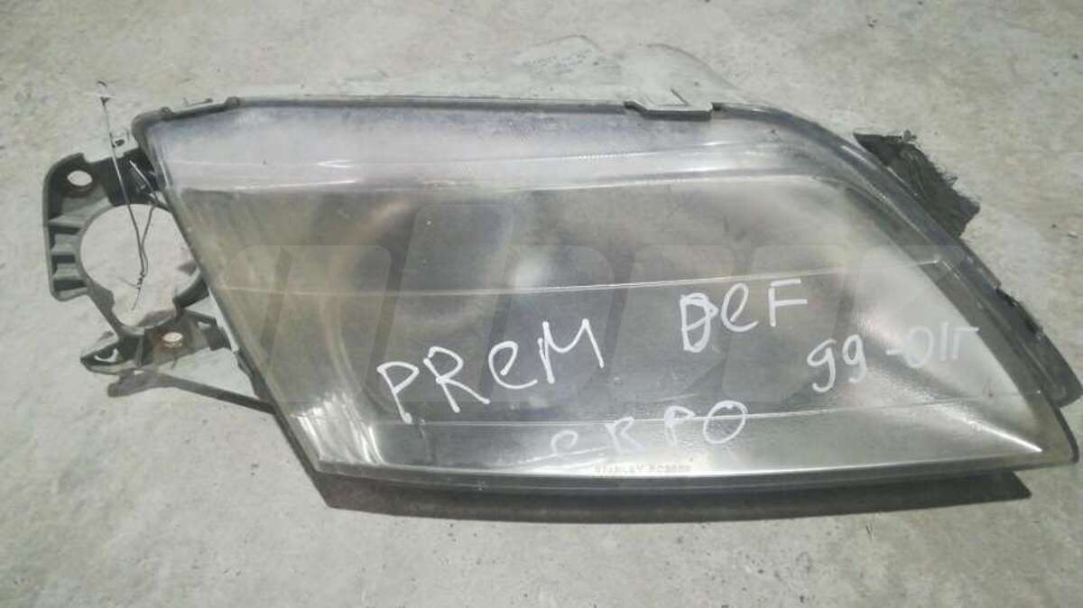 Фара правая к Mazda Premacy 2000