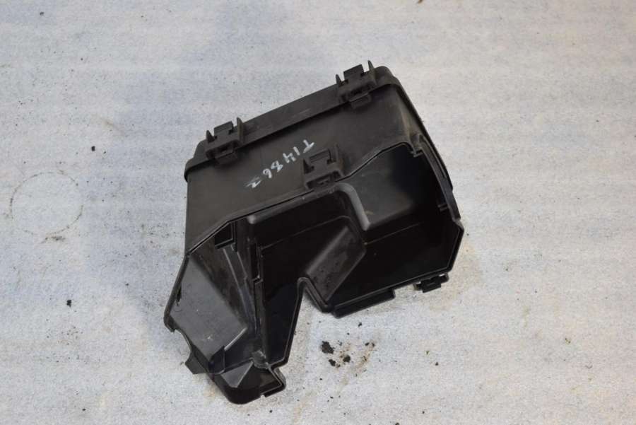 Короб предохранителей к Volvo XC90 2004