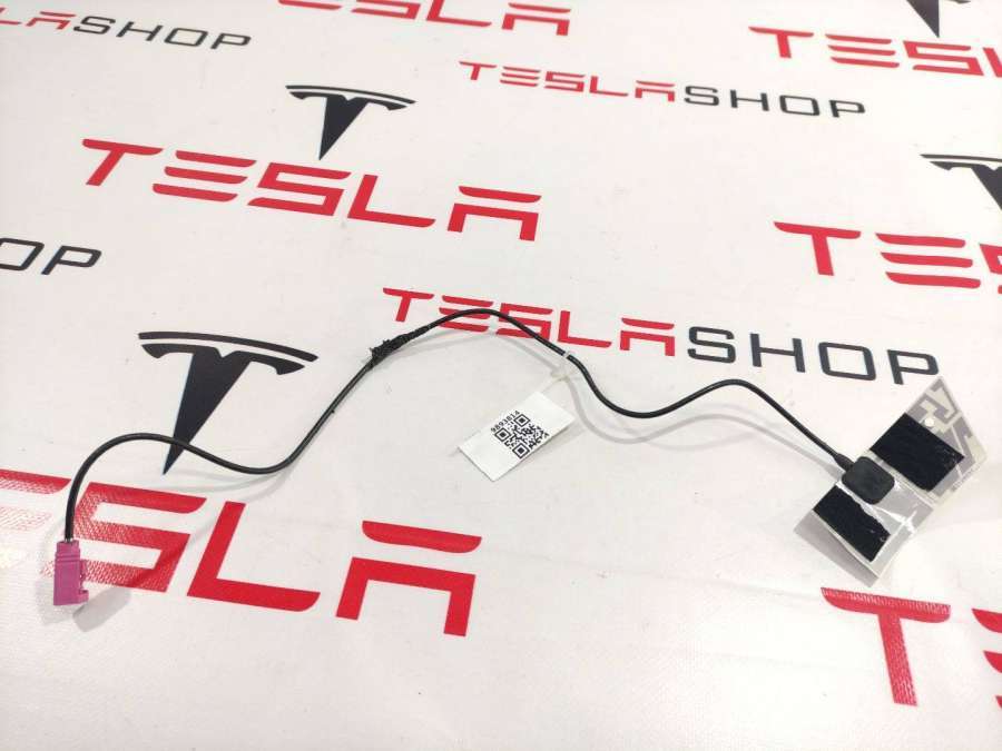Антенна  к Tesla Model S 2014