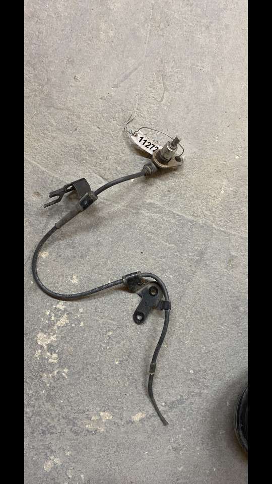 Датчик ABS к Mazda 323 2001