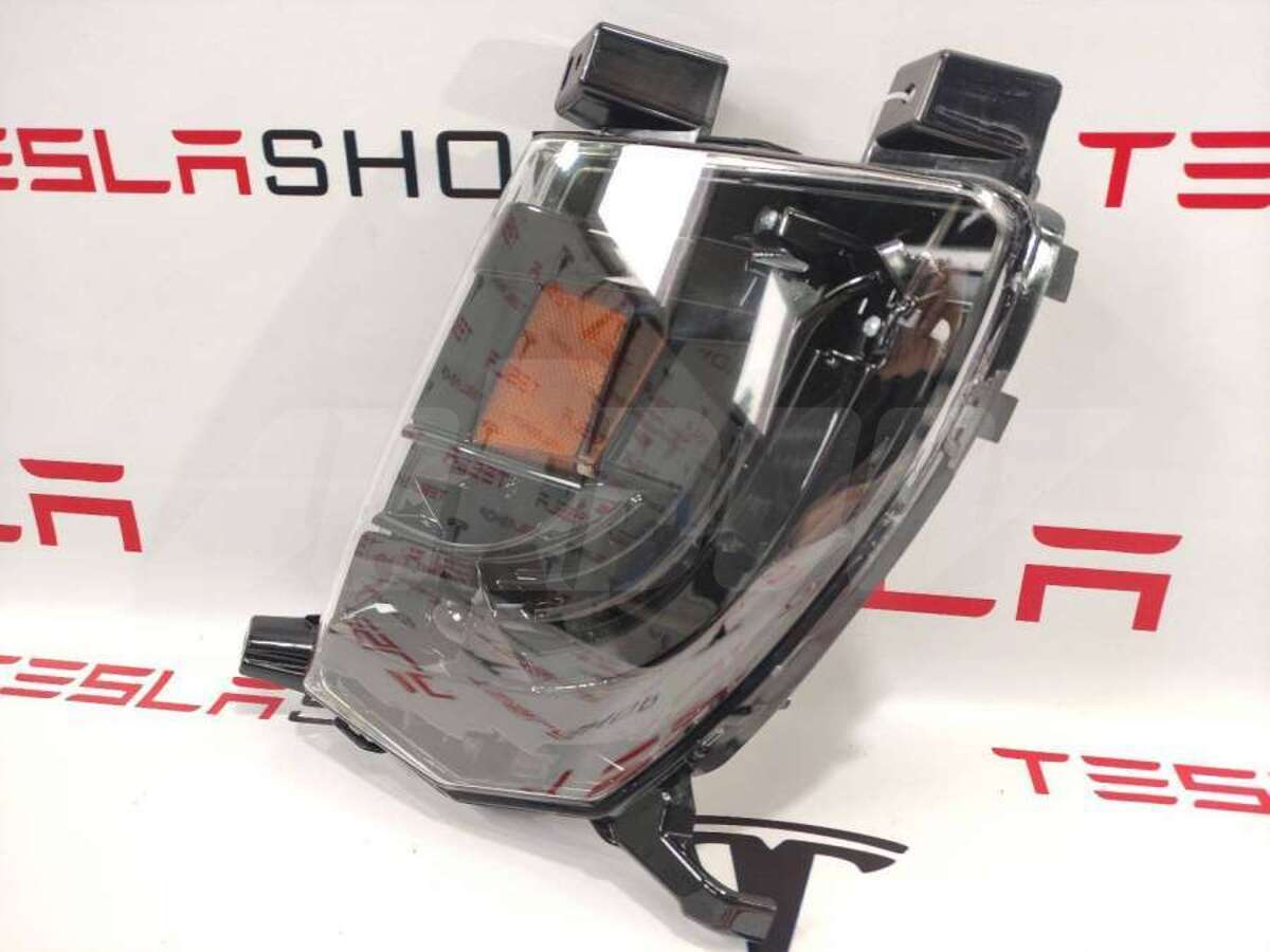 Фара противотуманная левая к Tesla Model S 2020