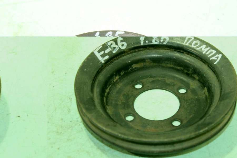 Шкив помпы к BMW 3 series 1992