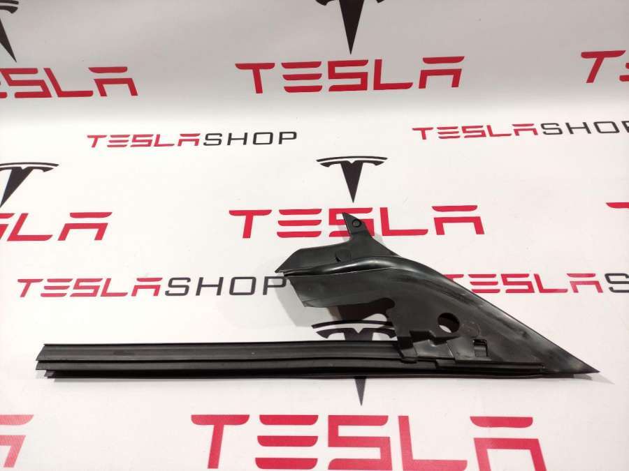 Уплотнитель к Tesla Model 3 2020