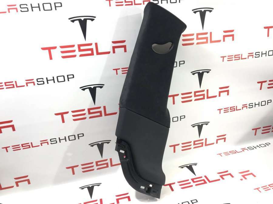 Обшивка стойки к Tesla Model S 2021