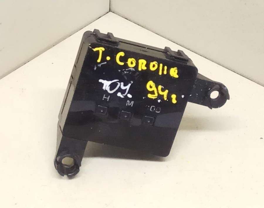 Часы к Toyota Corolla Verso 1994