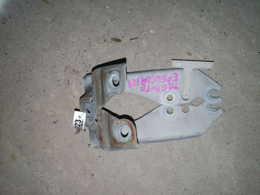 Петля капота к Mazda Tribute 2002