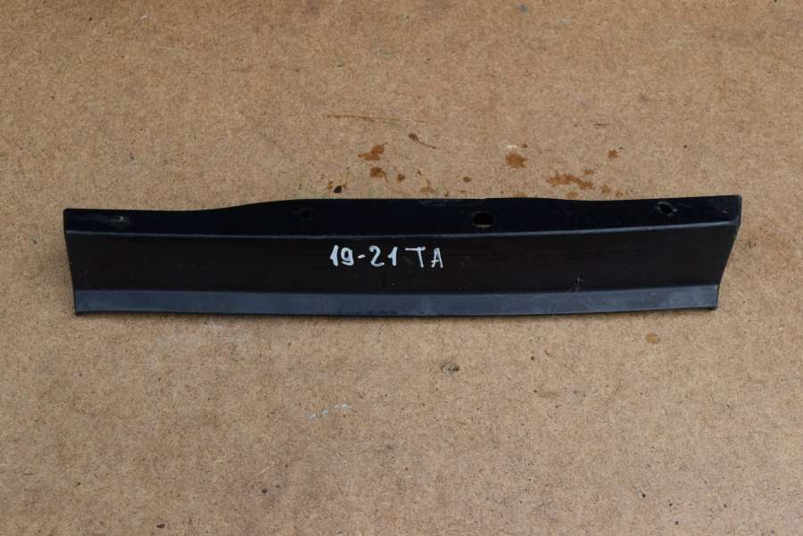 Дождевик к Toyota Auris 2007