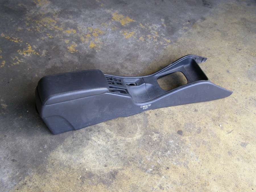 Подлокотник к Subaru Legacy 1997