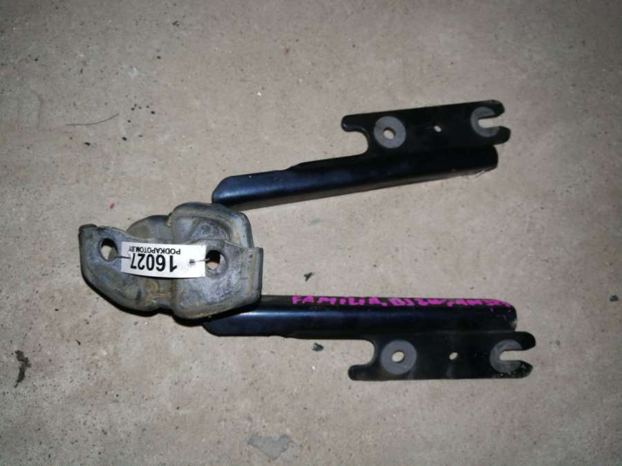 Петля капота к Mazda 323 1998