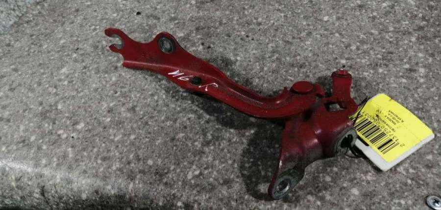 Петля капота правая к Mazda 6 2005