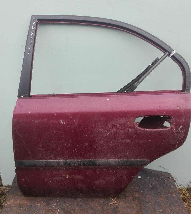 Уплотнитель к Mitsubishi Carisma 1996