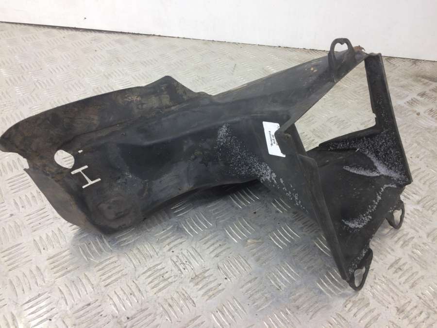 Воздуховод радиатора к Audi A6 2007