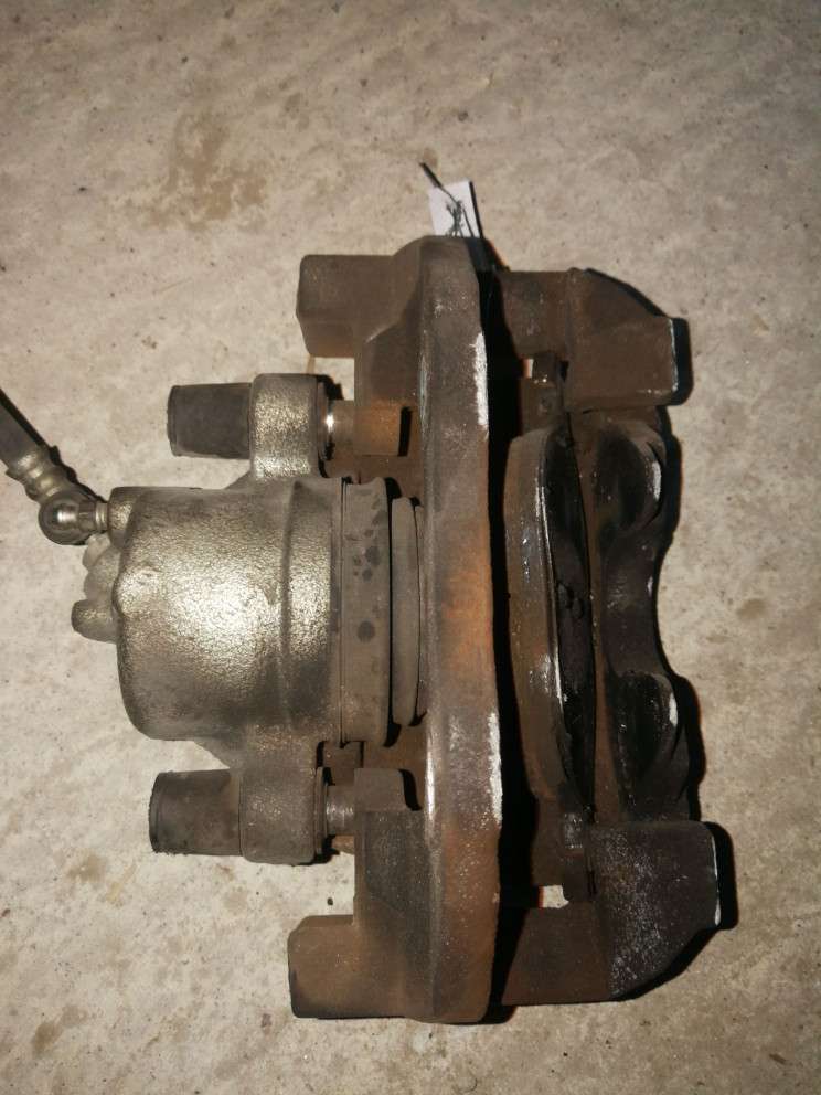 Суппорт передний правый к Mazda 5 2008