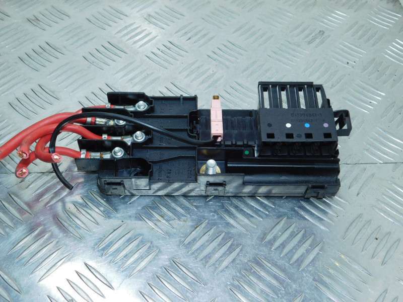 Короб предохранителей к Mercedes-Benz W124 2003