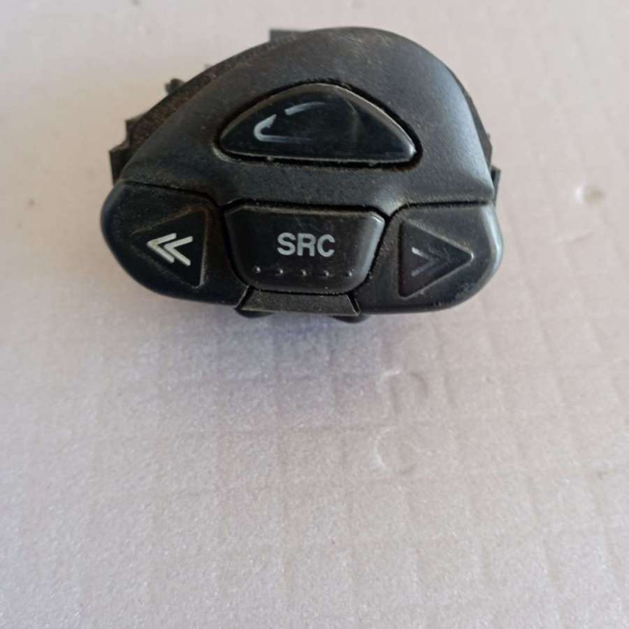 Кнопка  к Nissan Almera Tino 2001