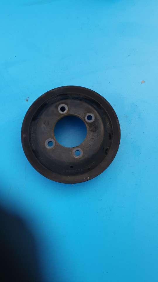 Шкив помпы к BMW 5 2001