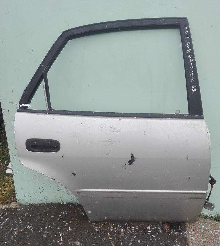 Уплотнитель к Toyota Corolla Verso 1999