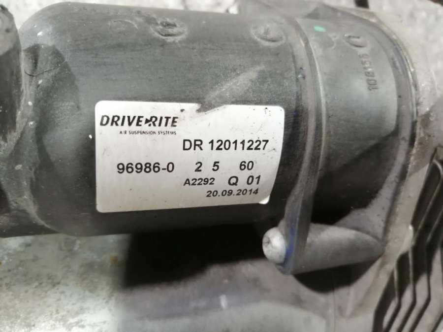 Компрессор пневмоподвески к Land Rover Range Rover Sport 2007