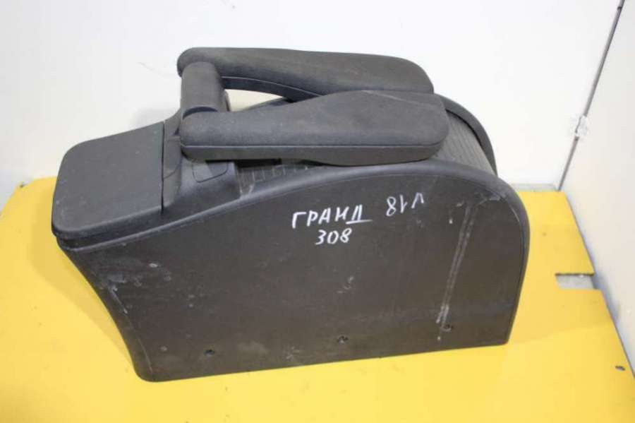 Подлокотник к Renault Scenic 2007