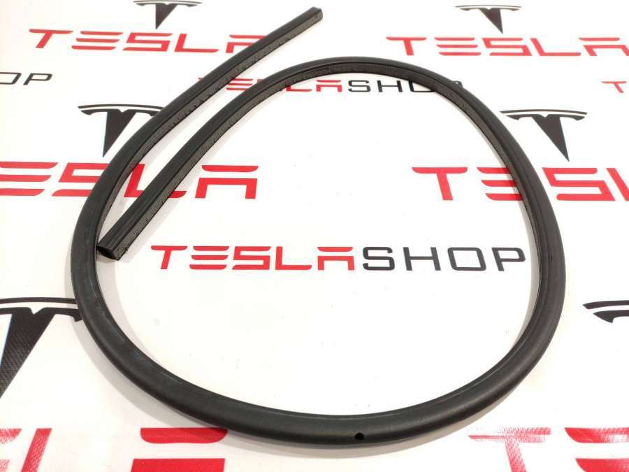 Уплотнитель к Tesla Model 3 2019