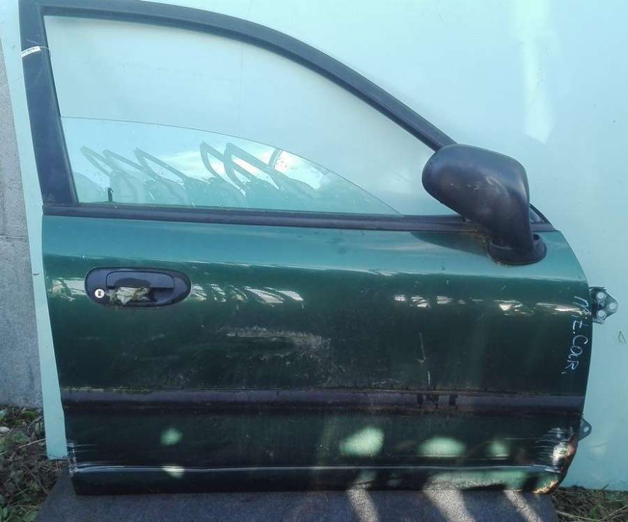 Уплотнитель к Mitsubishi Carisma 1998