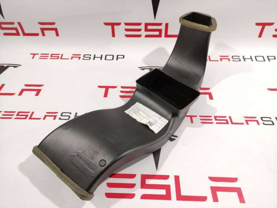 Дефлектор к Tesla Model X 2016