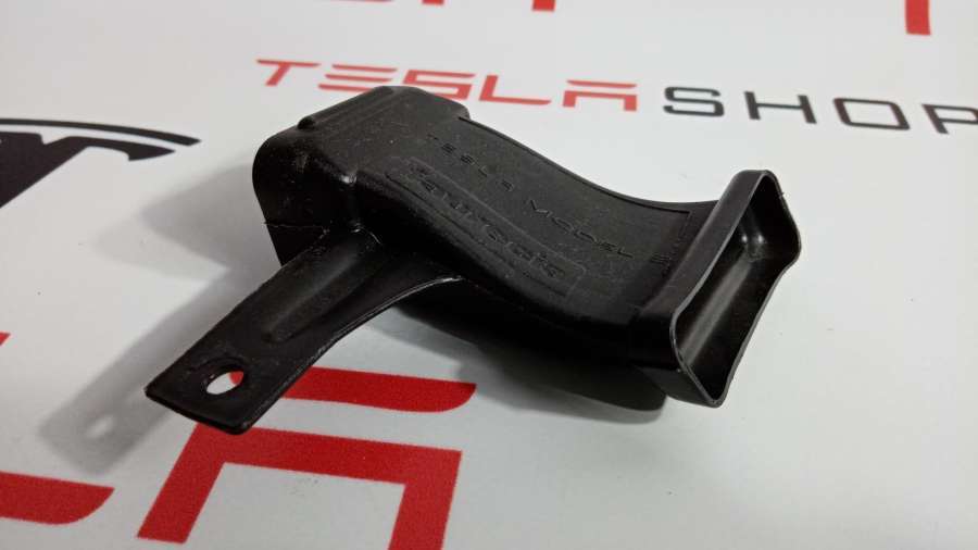 Воздуховод к Tesla Model 3 2019