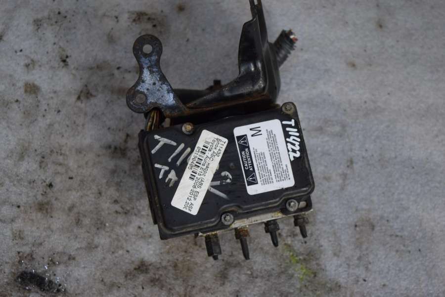 Блок ABS к Toyota Auris 2008