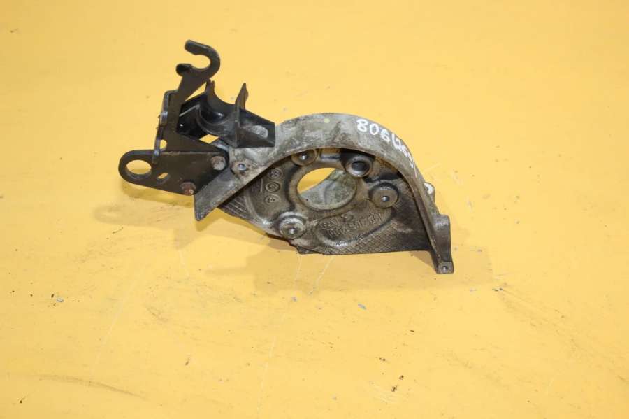 Крепление ТНВД к Peugeot 806 2000