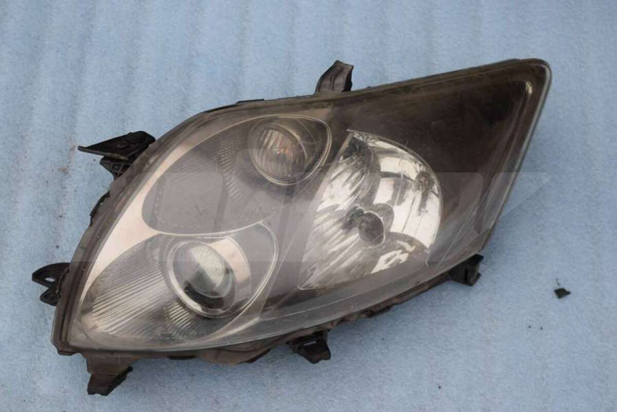 Фара левая к Toyota Auris 2007