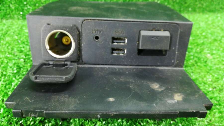 Разъем AUX / USB к Mazda 6 2015