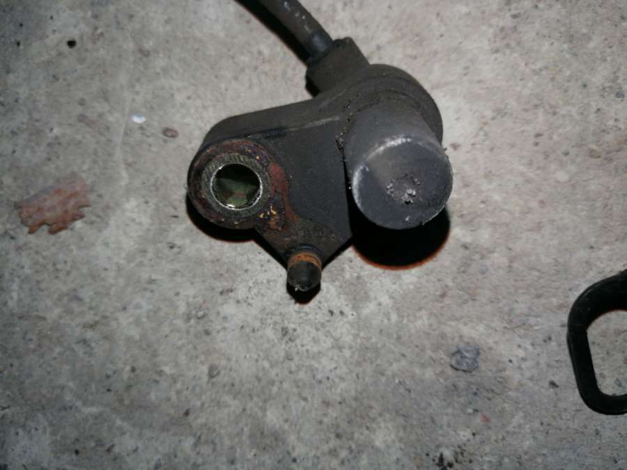Датчик ABS к Mazda Premacy 2000