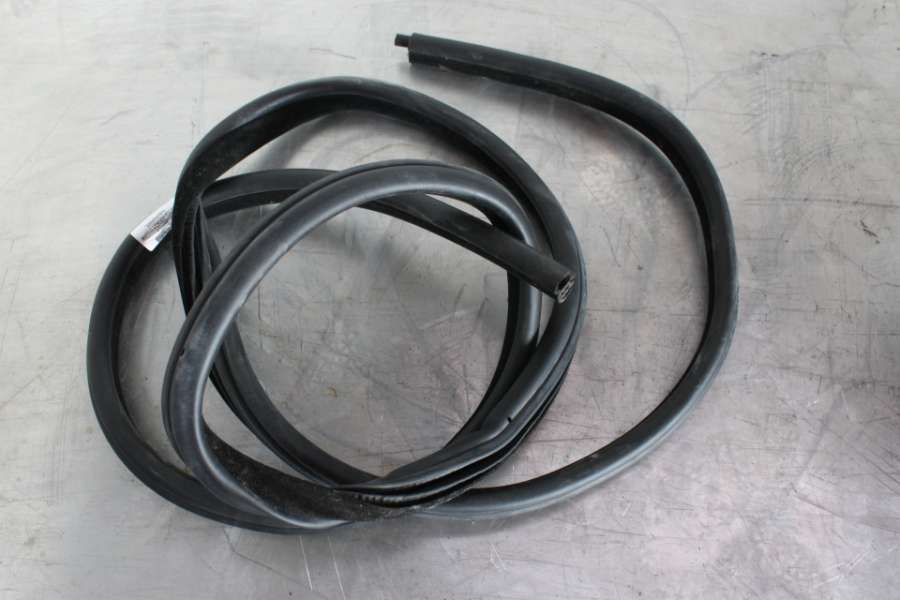 Уплотнитель к BMW 3 series 2006