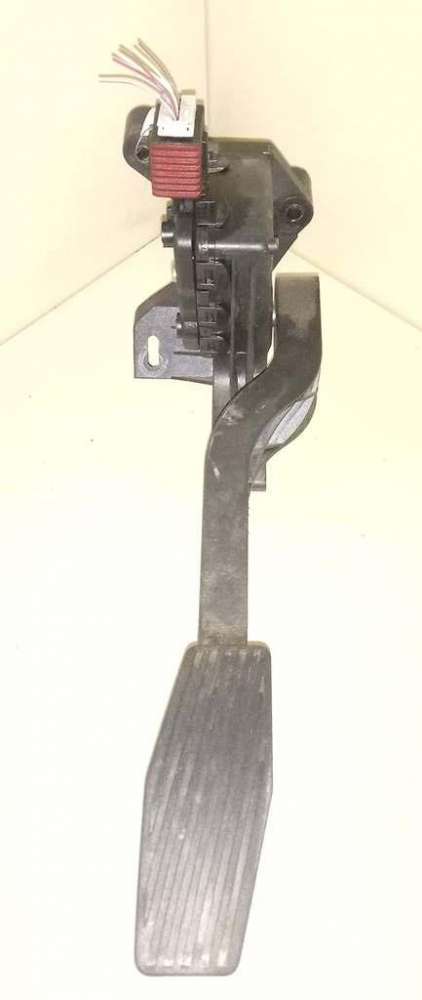 Педаль к Opel Corsa 2005