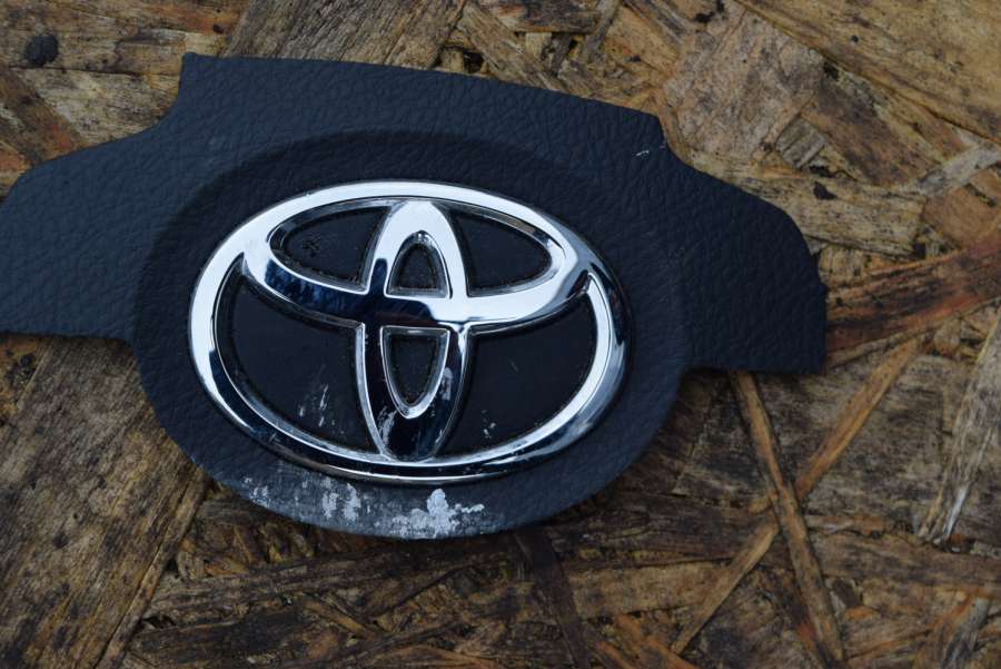 Эмблема к Toyota Yaris Verso 2014