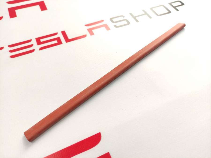 Уплотнитель к Tesla Model S 2015