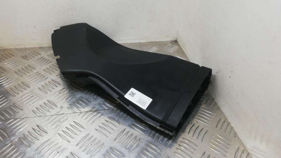 Воздуховод радиатора к Audi A4 2006