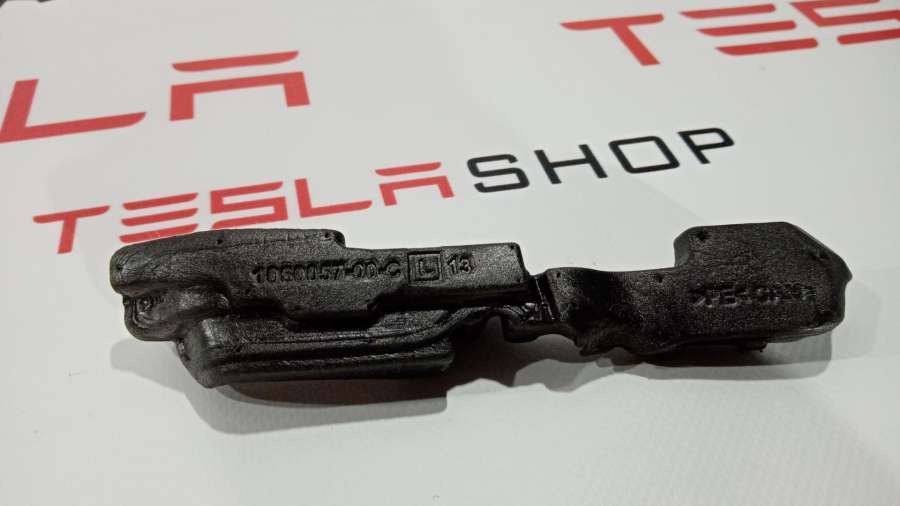 Уплотнитель к Tesla Model S 2012