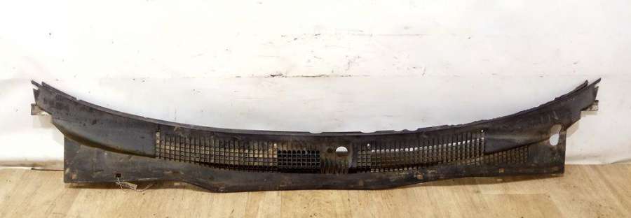 Дождевик к Nissan Sunny 1991