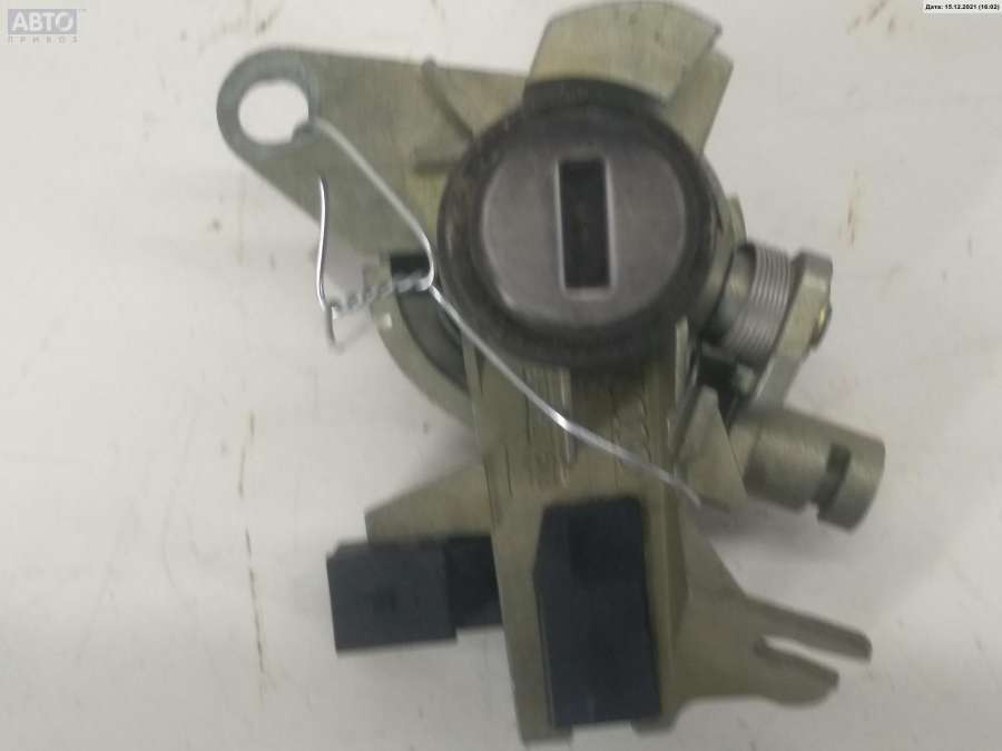 Замок двери к Audi A4 2001