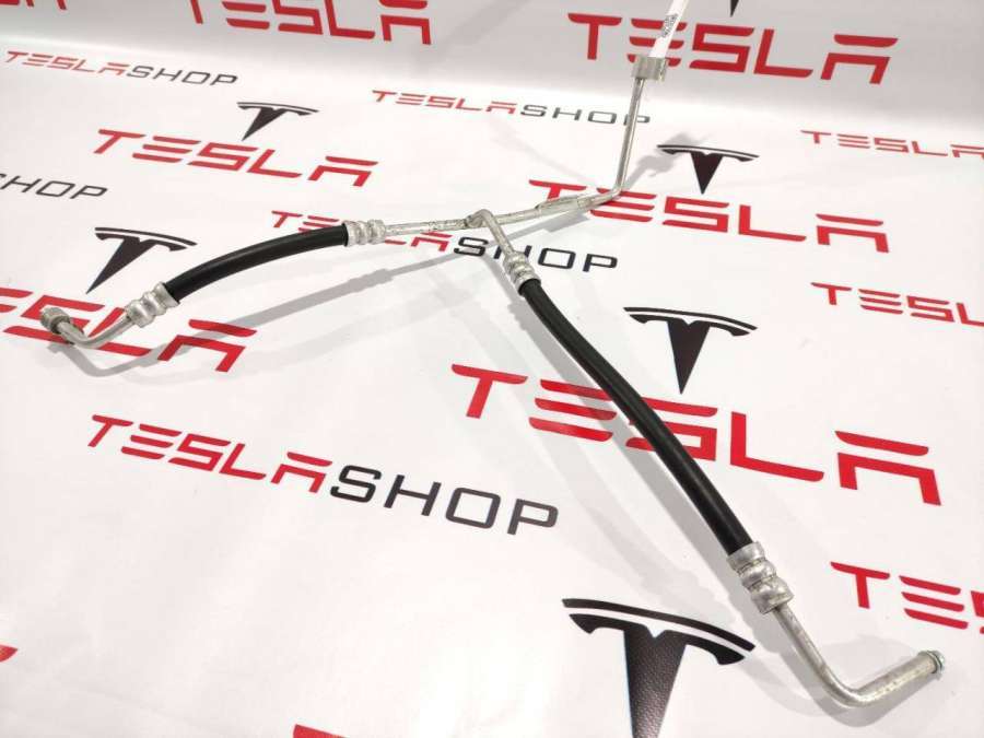Трубка охлаждающей жидкости металлическая к Tesla Model S 2016