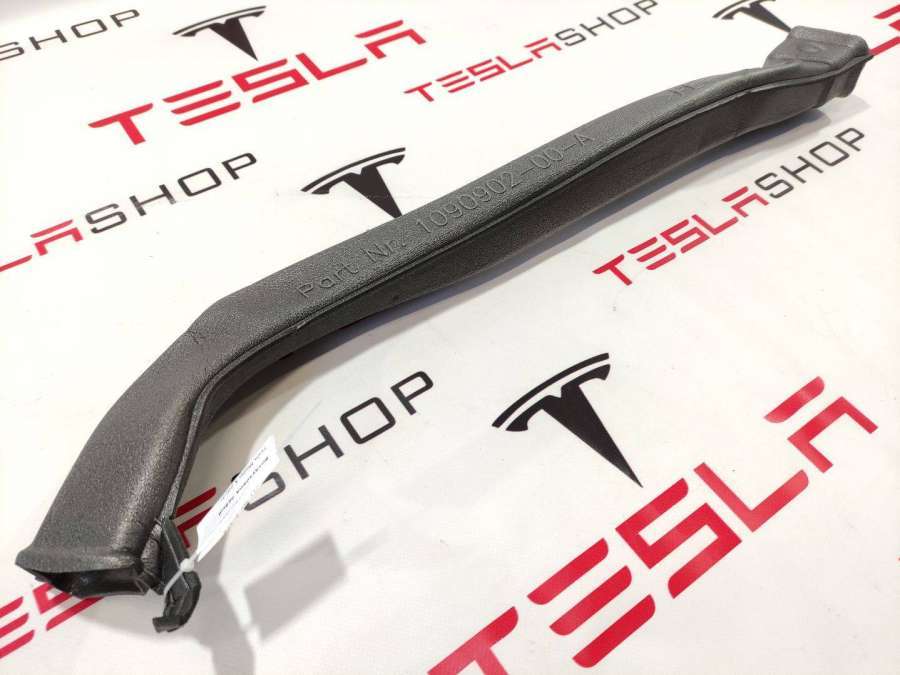Дефлектор к Tesla Model X 2017