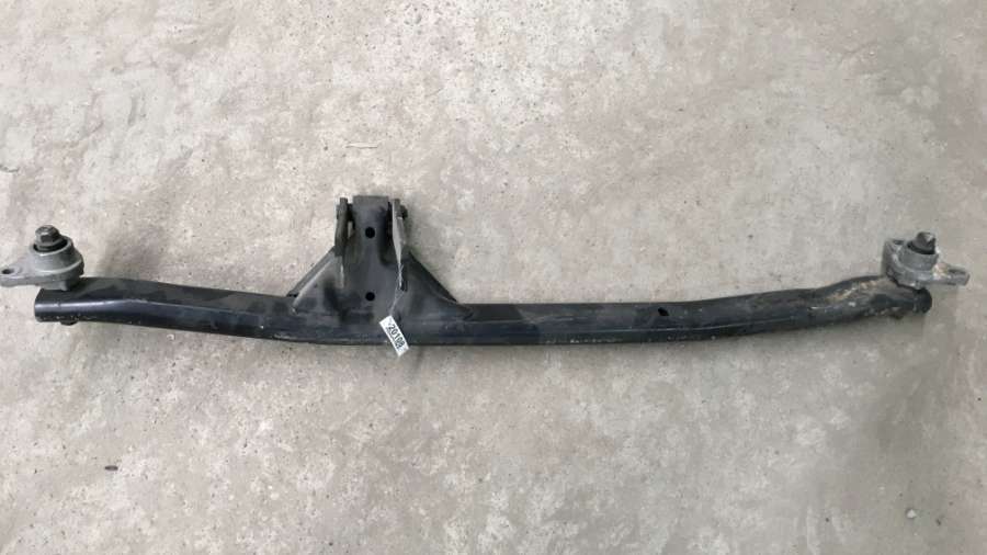 Распорка стоек к Volvo V70 2004