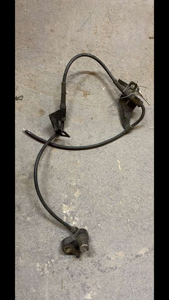 Датчик ABS к Mazda MPV 2002