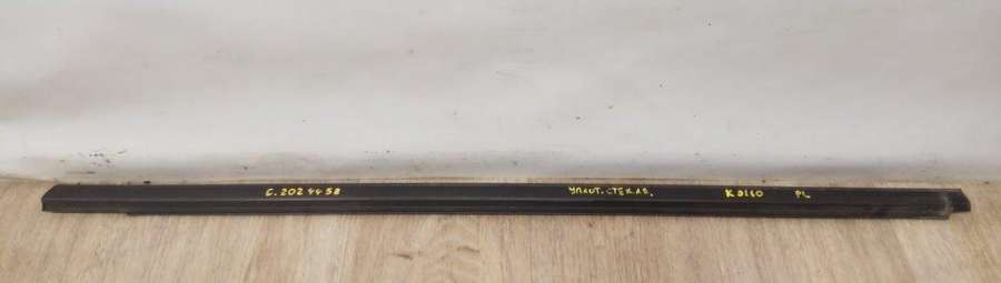 Уплотнитель к Nissan Almera 2001
