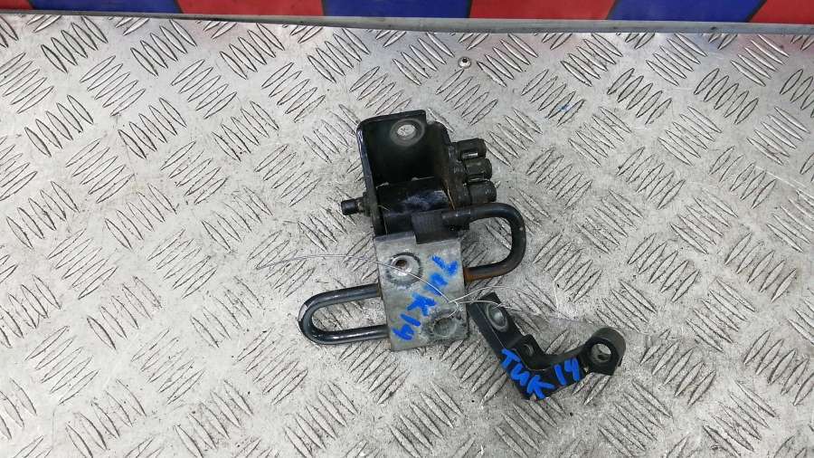 Петли к Audi A6 2008